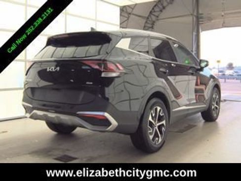 Used 2023 Kia Sportage EX AWD/4WD image 3