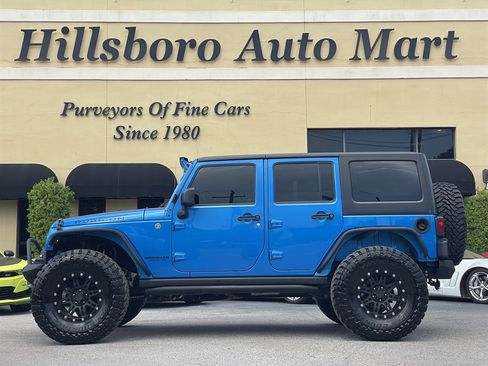 Used 2015 Jeep Wrangler Unlimited Rubicon w/ Connectivity Group AWD/4WD image 3