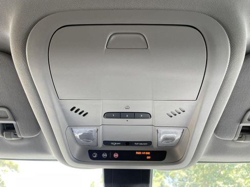 Used 2019 Chevrolet Equinox LT w/ Driver Convenience Package FWD image 30