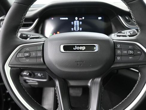 New 2025 Jeep Grand Cherokee Laredo X w/ Luxury Tech Group I image 29