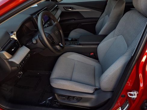 Certified 2025 Toyota Camry LE image 17