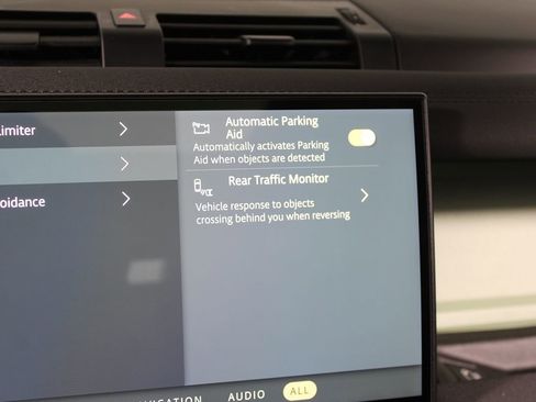 Used 2023 Land Rover Defender 110 75th Limited Edition image 32