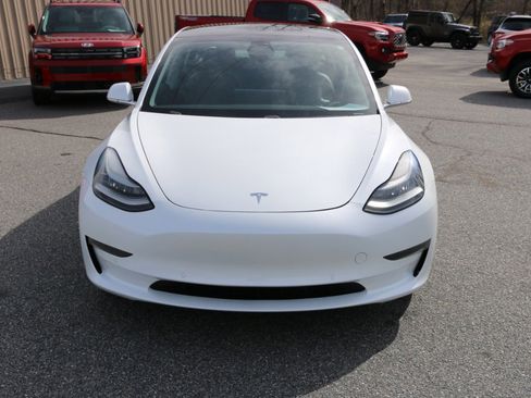Used 2019 Tesla Model 3 image 11