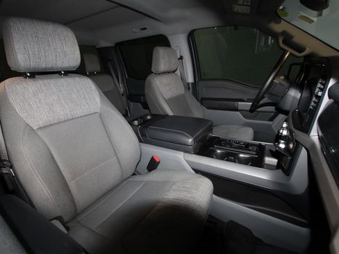 Used 2023 Ford F150 Lightning XLT image 24