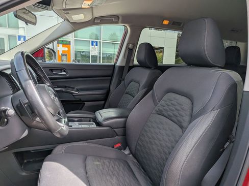 Used 2022 Nissan Pathfinder SV w/ SV Black Package image 9