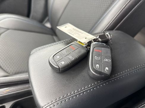 Used 2024 Jeep Compass Latitude w/ Convenience Group image 38