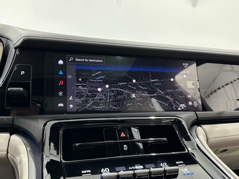 New 2025 Porsche Panamera 4 image 40