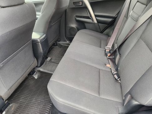 Used 2018 Toyota RAV4 LE AWD/4WD image 28