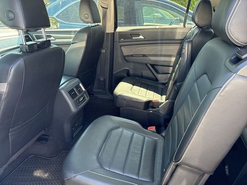 Used 2022 Volkswagen Atlas SEL Premium image 4