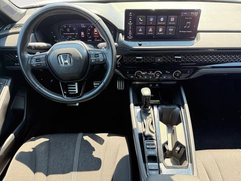Used 2025 Honda Accord Sport image 10