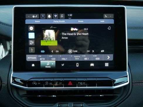 New 2026 Jeep Compass Trailhawk w/ Trailer Tow Group image 17