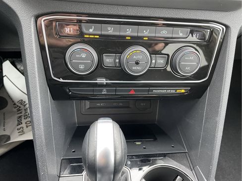 Used 2022 Volkswagen Atlas SE image 30