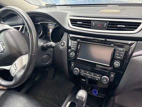 Used 2016 Nissan Rogue SL w/ SL Premium Package image 9