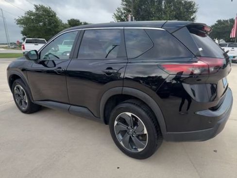Used 2025 Nissan Rogue SV FWD image 6