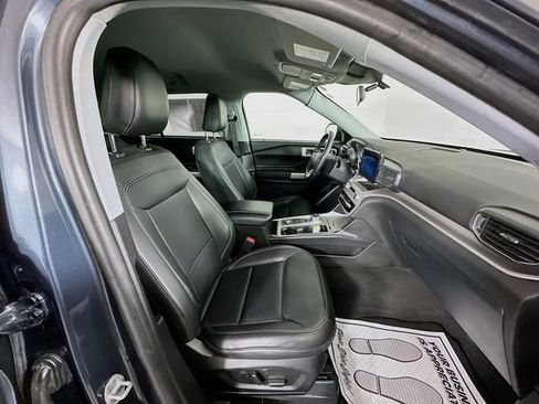 Used 2023 Ford Explorer XLT w/ Equipment Group 202A image 34