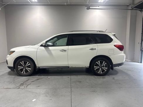 Used 2017 Nissan Pathfinder SV FWD image 10