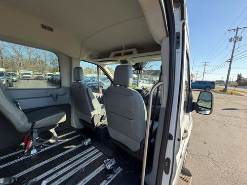 Used 2018 Ford Transit 150 XL image 39