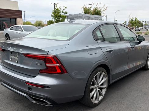 Used 2021 Volvo S60 T5 Momentum AWD/4WD image 5