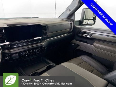 Used 2024 Chevrolet Silverado 2500 ZR2 w/ Technology Package AWD/4WD image 29