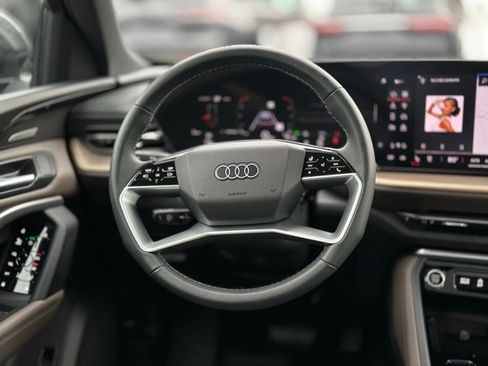 Used 2025 Audi Q5 Premium Plus image 18