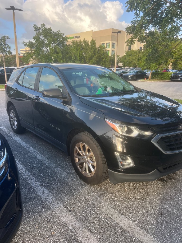 Used 2020 Chevrolet Equinox LS FWD image 2
