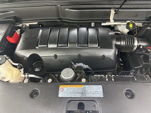 Used 2012 GMC Acadia Denali image 18