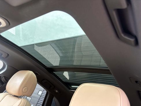 Used 2025 Porsche Macan image 39