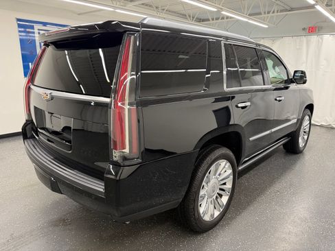 Used 2019 Cadillac Escalade Platinum AWD/4WD image 2