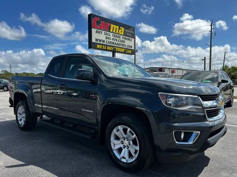 Used 2018 Chevrolet Colorado LT w/ LT Convenience Package RWD image 2