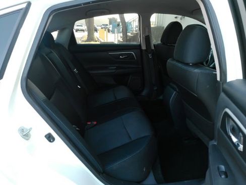 Used 2017 Nissan Altima 2.5 SR w/ Midnight Edition Package image 21