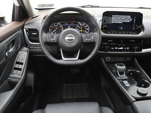Used 2023 Nissan Rogue SL AWD/4WD image 12