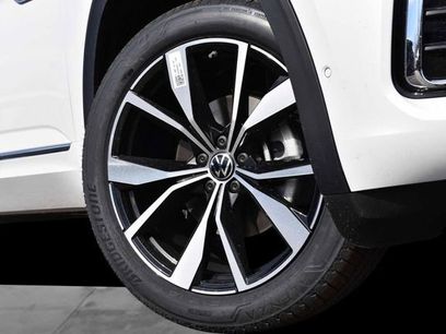 New 2026 Volkswagen Atlas SEL Premium R-Line