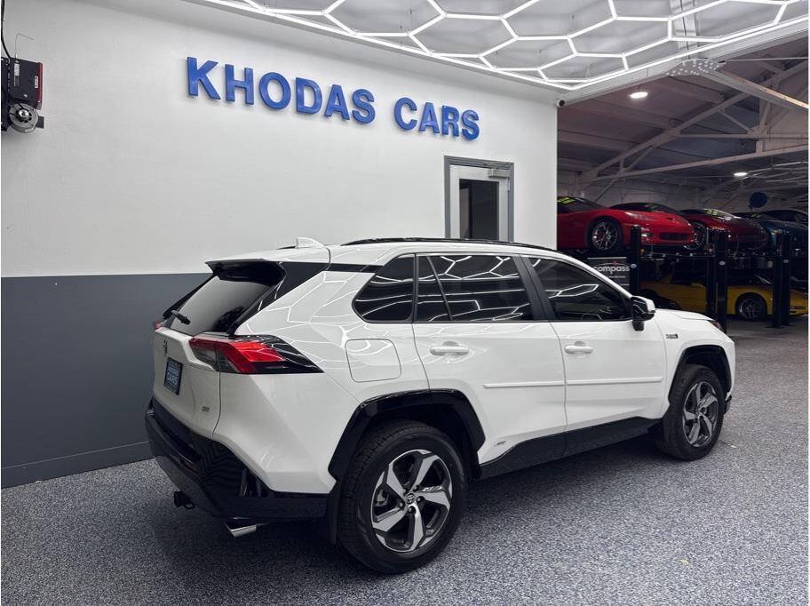 Used 2022 Toyota RAV4 SE w/ Weather & Moonroof Package AWD/4WD image 9