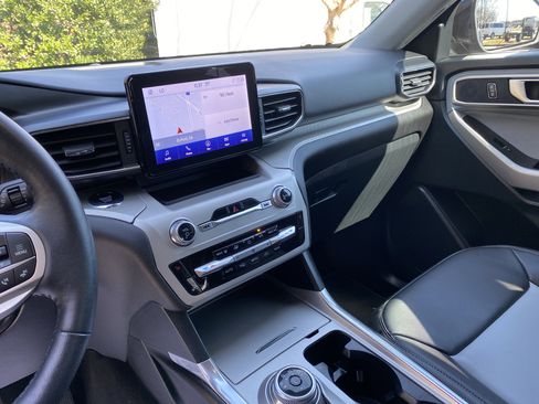 Used 2023 Ford Explorer XLT w/ Equipment Group 202A image 18