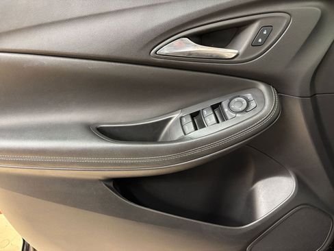 Used 2025 Buick Encore GX Preferred FWD image 18