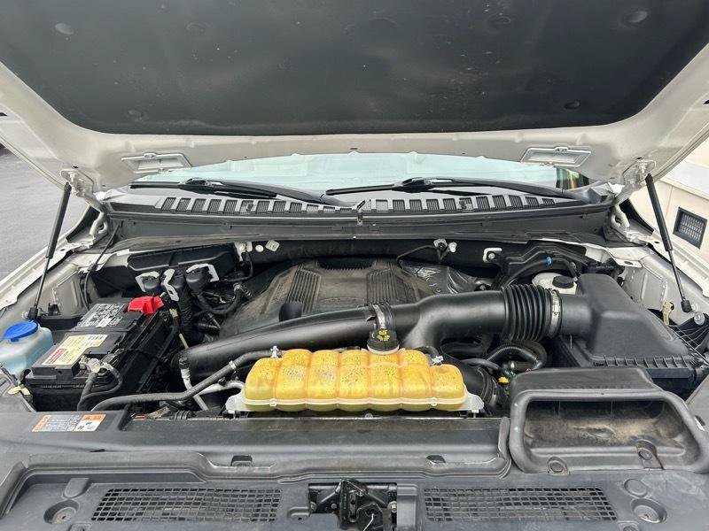 Used 2020 Ford Expedition XLT w/ Equipment Group 202A AWD/4WD image 40