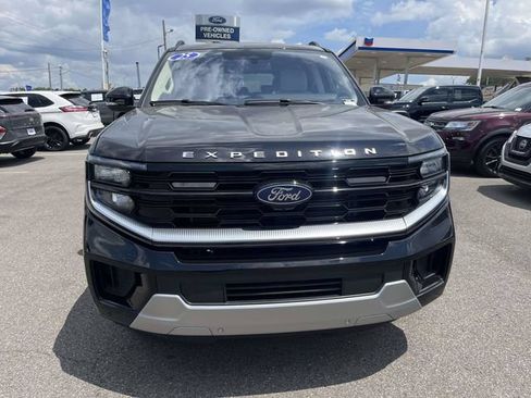 Certified 2025 Ford Expedition Platinum w/ Platinum Ultimate Package AWD/4WD image 2