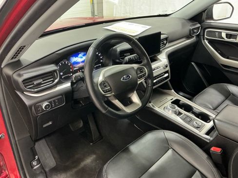 Used 2022 Ford Explorer XLT w/ Equipment Group 202A image 11