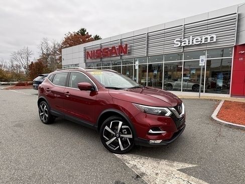 Used 2022 Nissan Rogue Sport SL w/ Premium Package image 1