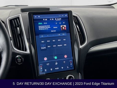 Used 2023 Ford Edge Titanium image 17