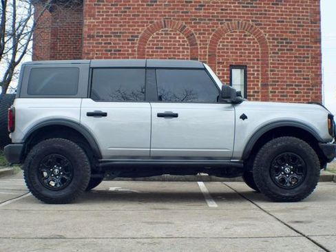 Used 2023 Ford Bronco Wildtrak image 4