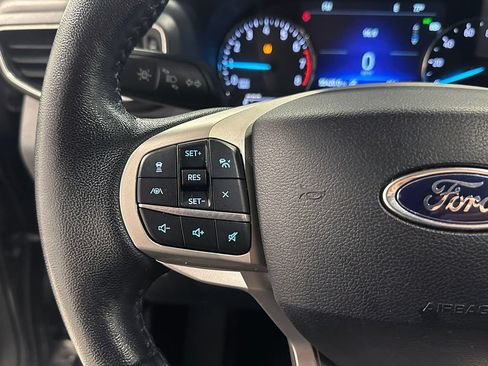 Used 2021 Ford Explorer XLT w/ Equipment Group 202A AWD/4WD image 40