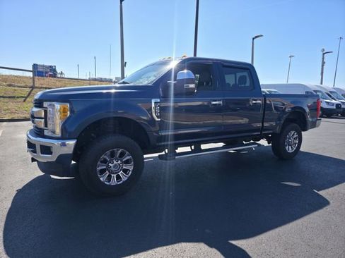 Used 2017 Ford F250 XLT w/ XLT Premium Package image 9