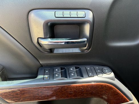 Used 2018 GMC Sierra 1500 SLT AWD/4WD image 16