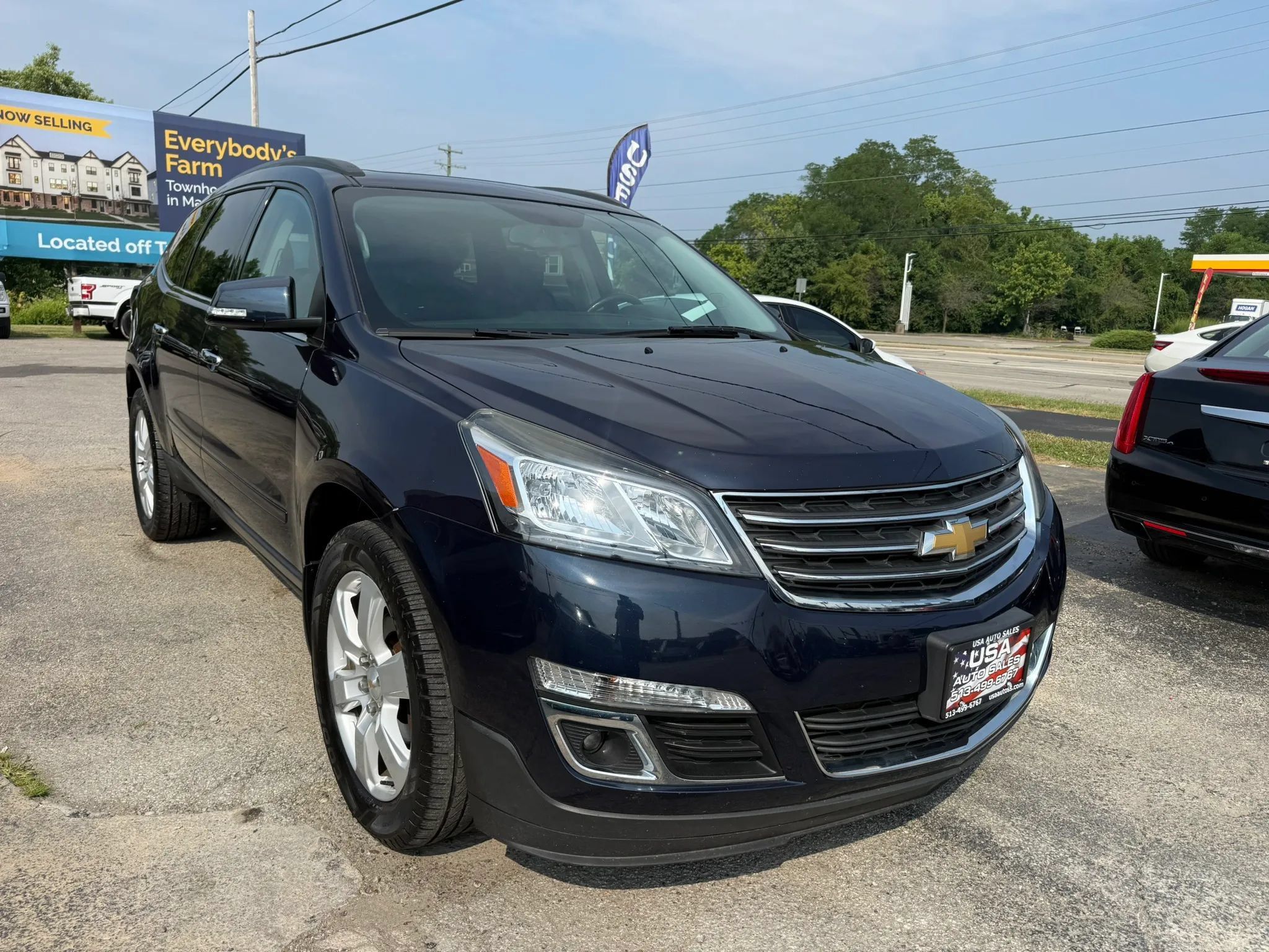 Used 2017 Chevrolet Traverse LT w/ Style and Technology Package FWD image 8
