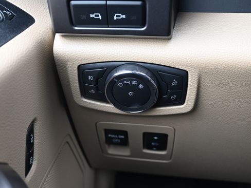 Used 2019 Ford F150 XLT w/ Equipment Group 302A Luxury AWD/4WD image 29