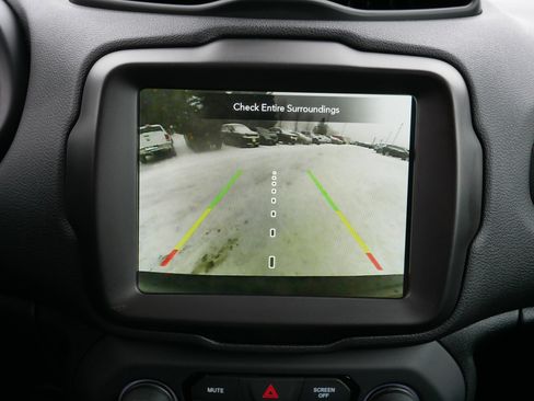 Used 2022 Jeep Renegade Latitude w/ Convenience Group image 27