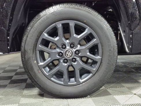 Used 2025 Toyota Tundra Platinum image 27