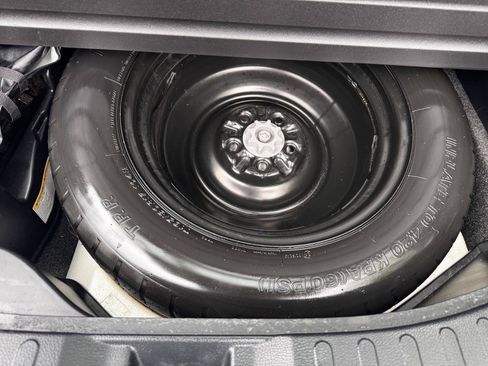 Used 2017 Toyota RAV4 LE w/ All Weather Liner Package AWD/4WD image 13