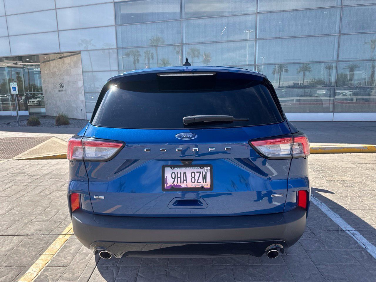 Used 2022 Ford Escape SE w/ SE Sport Appearance Package FWD image 9
